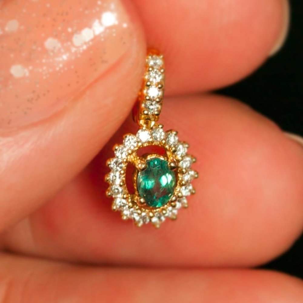 Enchanting Natural Alexandrite June Birthstone Diamond 18k Gold Pendant